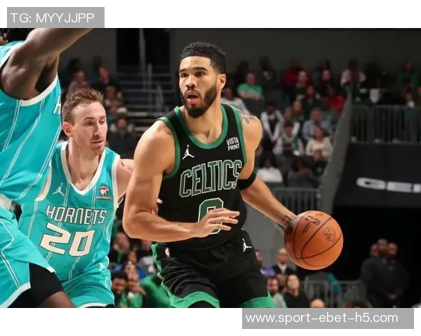 小莫布里表现平平16投仅中6得14分8板5助3断1帽正负值13