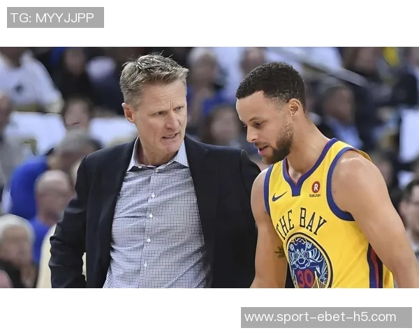 勇士战胜对手合砍33分库里与格林击掌瞬间成为海报焦点